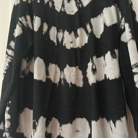 Tye dye Sweater - Picture 2 of 4